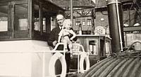 Damals wars: 1939 Adolf Stühff junior auf dem Binnenschiff Erna mit Vater Adolf Stühff Stühff 